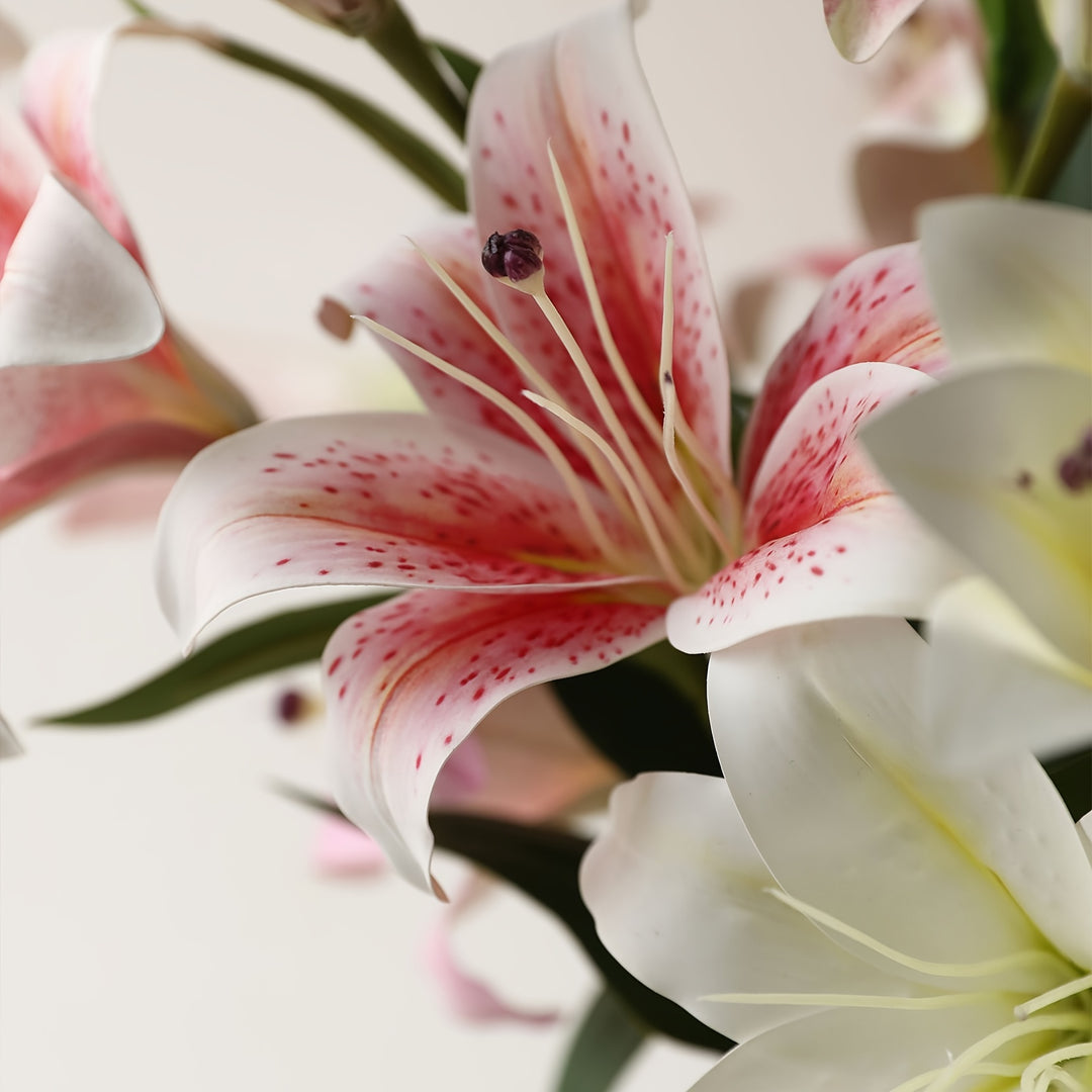 Set of 6 Realistic Artificial Silk Lily Flowers